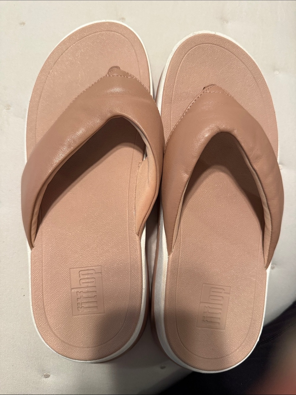 Fitflop Women's Leather Tan Cushioned Thong Sandals